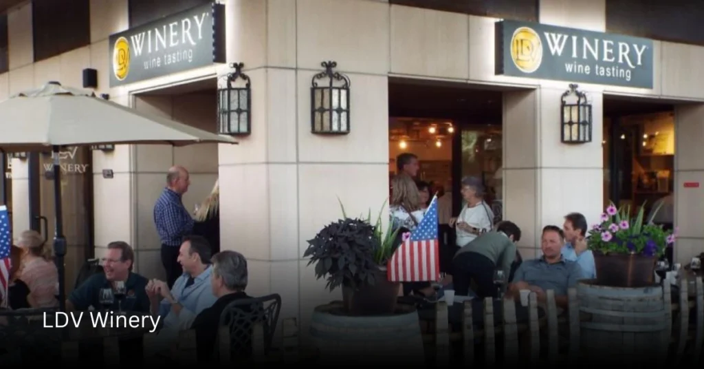Do Any Indoor Old Town Scottsdale Night Activities Require Advance Reservations or Booking
