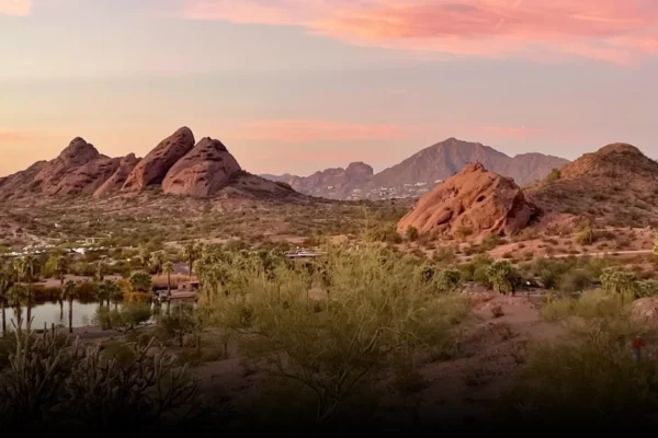 Top 5 Reasons Camelback Mountain Belongs on Your Phoenix Bucket List Top 5 Reasons Camelback Mountain Belongs on Your Phoenix Bucket List