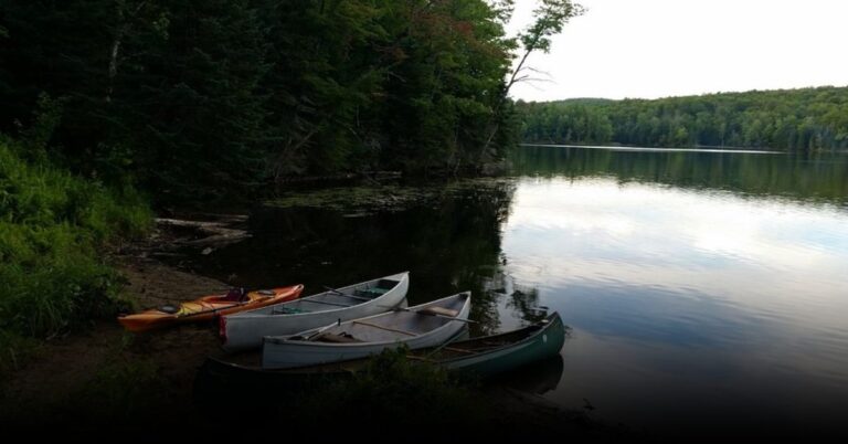 10 Best Canoeing Spots in Vermont for September