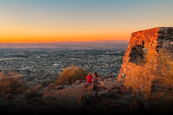 Sunrise vs. Sunset Hikes in Phoenix: Which Is Better for You? Sunrise vs. Sunset Hikes in Phoenix Which Is Better for You