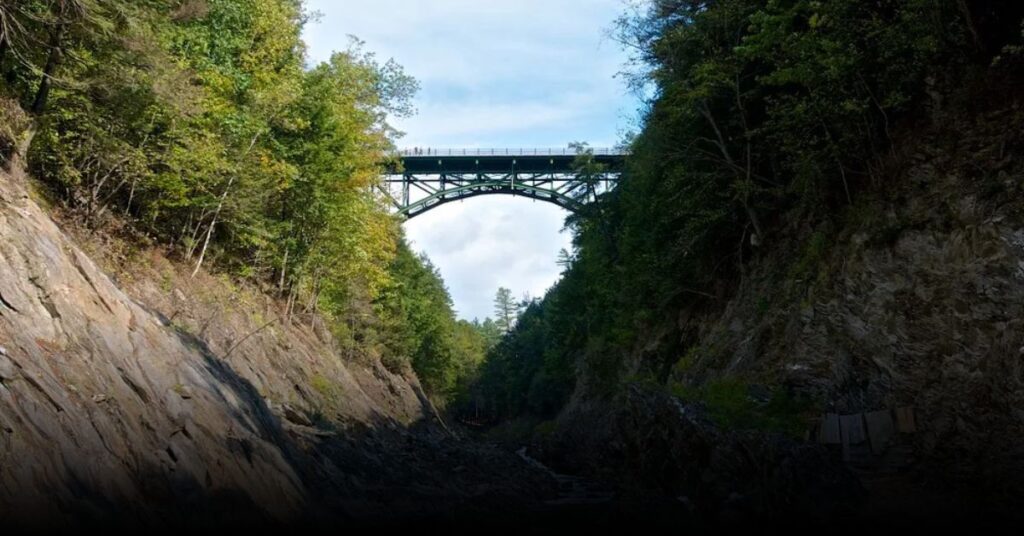 Quechee Gorge Trail vermont