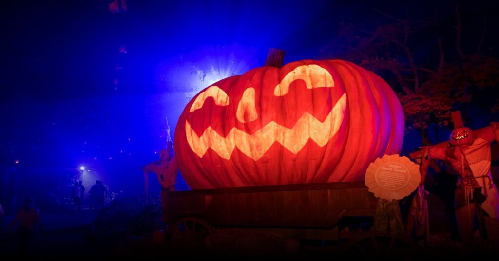 Signature Halloween Lunch Cruise (Spooky Saturday)