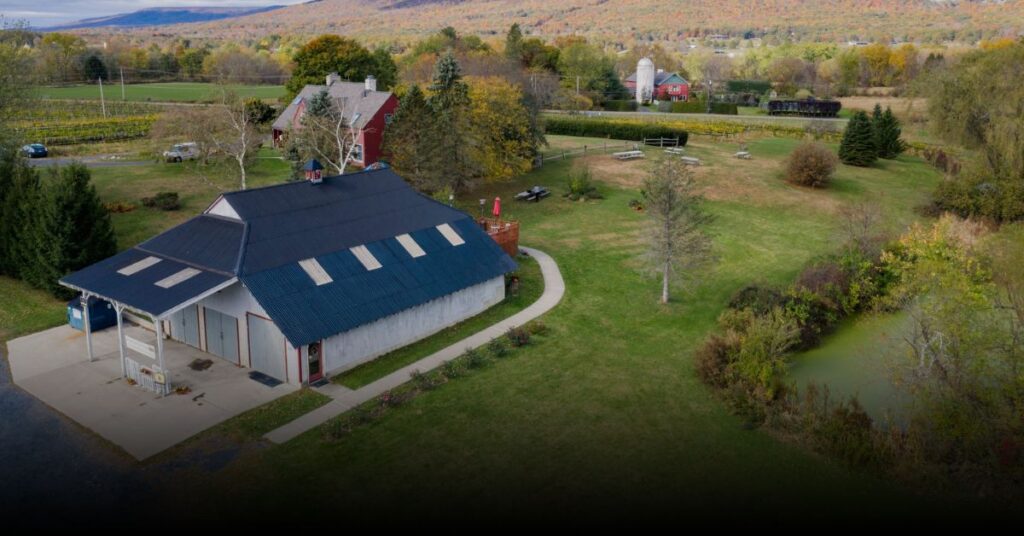 Whitecliff Vineyard & Winery (Gardiner)
